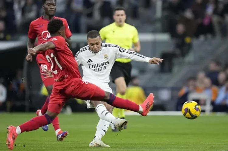 Real Madrid fiton me spektakël, në Bernabeu shënon gjithë ofensiva madrilene për të shkatërruar Sevillan