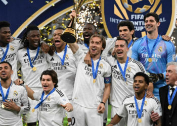 Luka Modric shënon emrin në historinë e Real Madridit, bëhet futbollisti më i trofeshëm