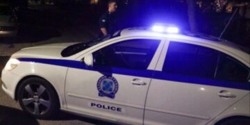 E rëndë në Greqi/ Djali dhe vajza mbysin babanë me jastëk, i ndihmon edhe dhëndri