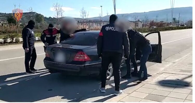 Aksion i policisë në Vlorë dhe Sarandë, shoqërohen 15 persona