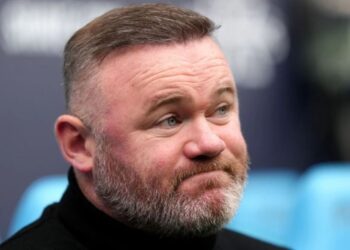 Tjetër zhgënjim në karrierë, Wayne Rooney shkarkohet si trajner