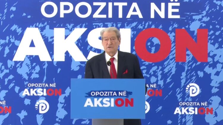 “Mashtrues ordinerë që shohin gra imagjinare shtatzëna”, Berisha: Protesta tmerroi gjer në palcë Ramën