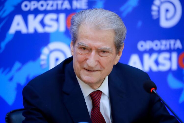 Berisha propozon kartën e konsumatorit: Çdo pensionist do rimbursohet për TVSH e produkteve