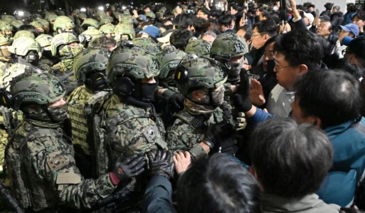 Vendimi për gjendjen e luftës, arrestohet ish-ministri i Mbrojtjes në Seul