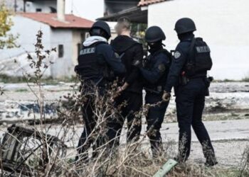 Shpërndanin drogë në Patra, arrestohen dy shqiptarë e dy grekë