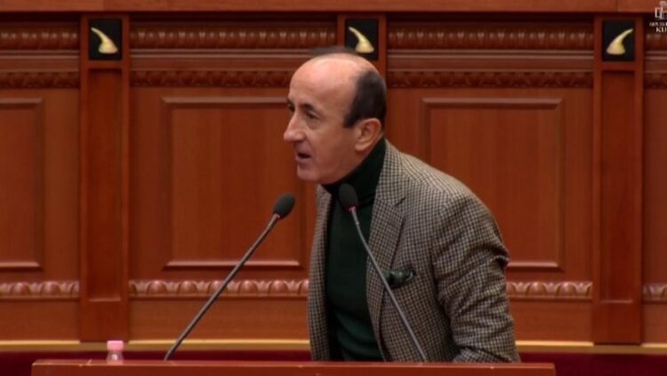 “Bëni sikur qani”, shpërthen Sula: Njëri vari veten në burg për 38 mijë lekë të vjetra, një nënë u arrestua për një kotec pulash