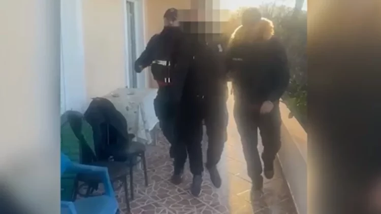 Shisnin kokainë në Sarandë dhe Delvinë, arrestohen 11 veta, sekuestrohen doza droge dhe para