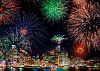 Fishekzjarre dhe spektakël, Zelanda e Re mirëpret Vitin 2025