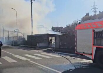 Zjarr në nënstacionin elektrik të Shkodrës, një pjesë e qytetit pa energji