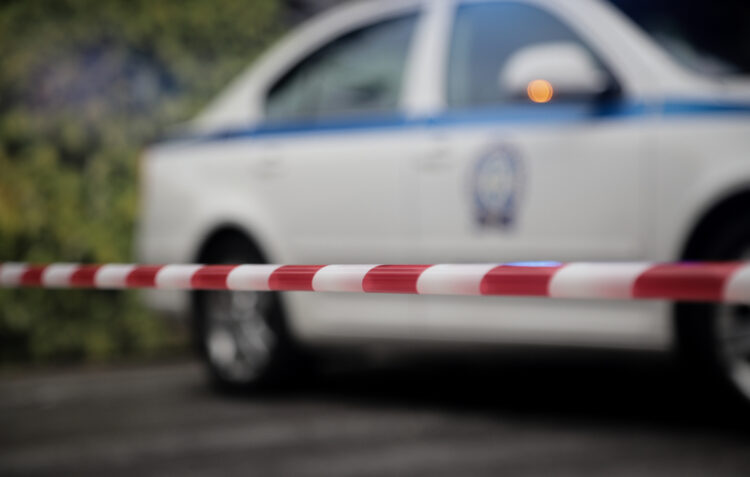 E rëndë në Greqi, 39-vjeçari shqiptar vret bashkëshorten me çekiç