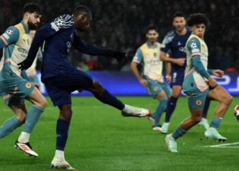 Champions/ City drejt eliminimit, zhgënjen dhe Bayern