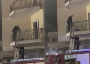 Zjarri përfshin një pallat në Lezhë, banorët nxirren me shkallë nga ballkonet