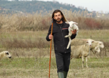 Bariu më i famshëm në TikTok/ Gjithë jetën e ka kaluar duke u kujdesur për delet, ëndërron të bëhet yll kinemaje