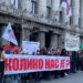Pankarta për Kosovën në protestat e studentëve në Serbi