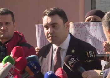 S’ka pajtim me Karlo Bolinon, Këlliçi i paditur për shpifje: Kam dokumente si tjetërsoi truallin