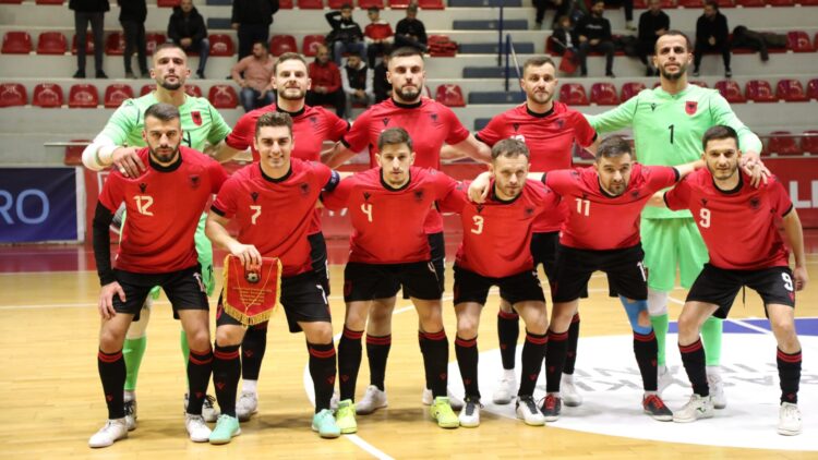 Futsal Euro 2026/ Trajneri Resuli fton 14 futbollistë për ndeshjet e radhës kundër Armenisë