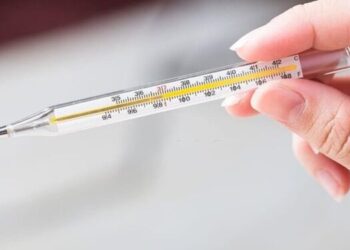 Udhërrëfyesi i saktë për trajtimin e temperaturës së lartë sipas moshës