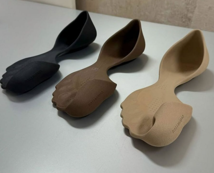 Këpuca “zero”, “shpikja” e fundit e Balenciagas?!