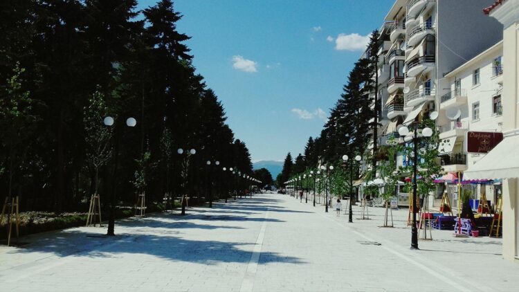 Mashtruan me karburantin dhe materialet për shtrimin e rrugëve, dërgohen në gjyq 6 punonjës të Bashkisë Devoll