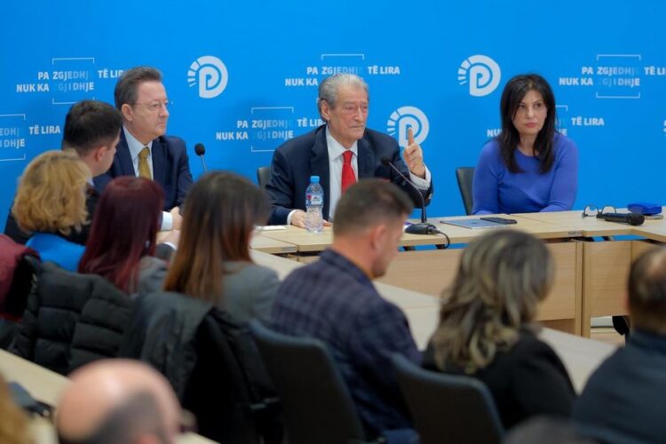 Berisha: Veliaj aplikoi modelin e padëgjuar të vjedhjes 100% të buxhetit në Bashki