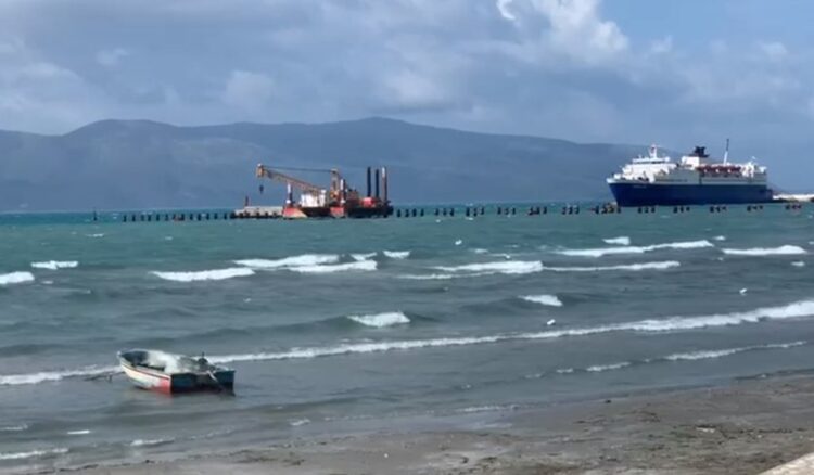 Përkeqësimi i motit, ndalohet lundrimi i mjeteve të vogla dhe peshkimit në Vlorë