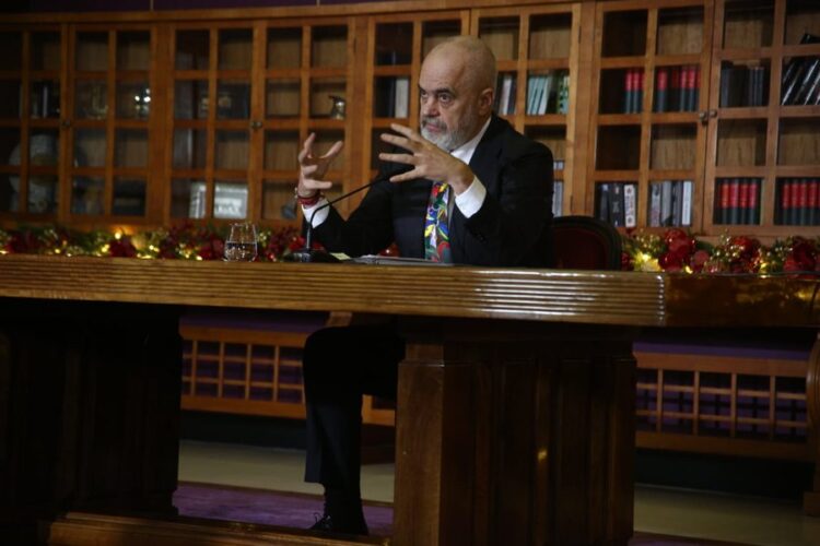 Edi Rama mbledh sot drejtuesit politikë, zbardhet arsyeja
