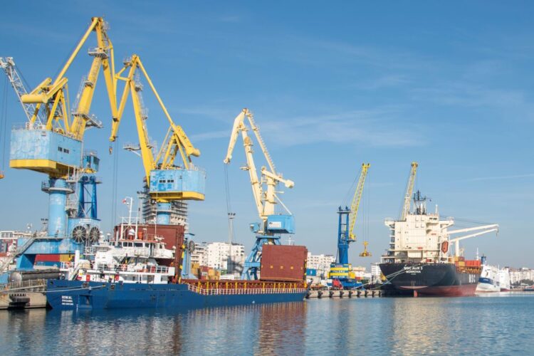 Deficiti tregtar i Shqipërisë thyen rekord historik, eksportet pësuan rënie të frikshme