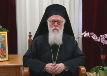 Ndarja nga jeta e Janullatos, emri që mund ta pasojë/ Procedura si zgjidhet Kryepeshkopi i ri