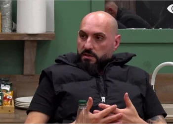 “S’kam pasur rrugë tjetër”, Bernardi rrëfen historinë: 5 çuna më lanë në rrugë me kockat e thyera…