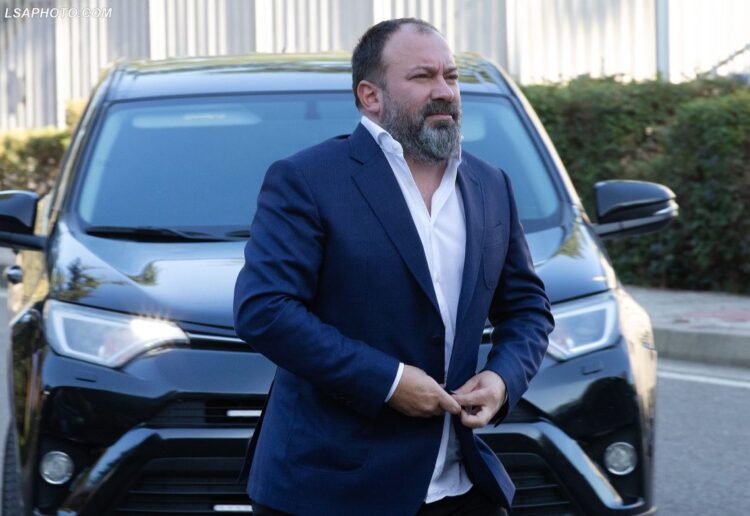 Arbjan Mazniku porosit 200 milionë lekë dreka e darka, tenderi denoncohet në KPP