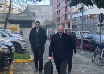 I akuzuar për korrupsion aktiv në zgjedhje, kryebashkiaku i Rrogozhinës paraqitet në GJKKO