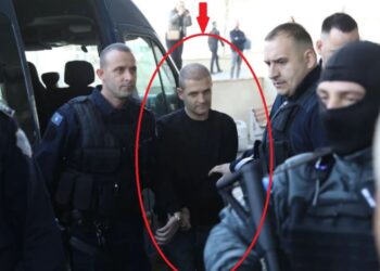 Porositi vasjen e bashkëshortes në sy të fëmijëve, Naim Murseli nën masa të rrepta sigurie në gjykatë