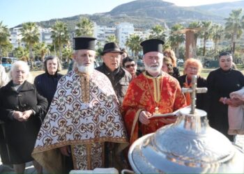 Dita e Ujit të Bekuar kremtohet në qytete të ndryshme – FOTO