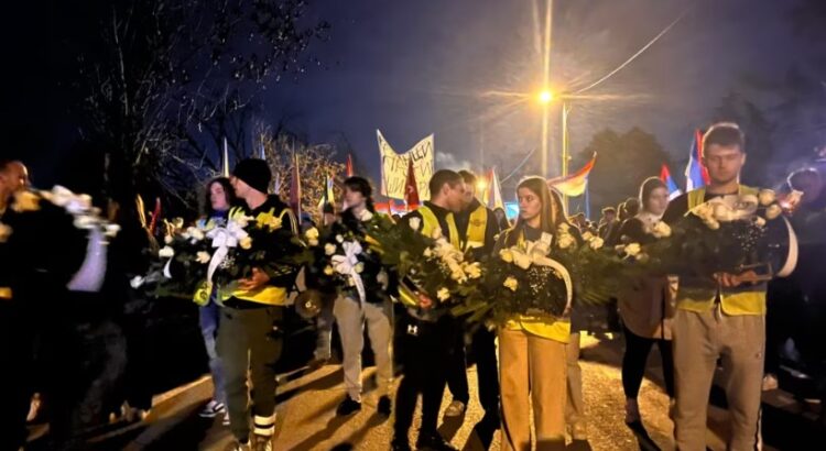 Studentët serbë marshim dy ditor, 80 km nga Beogradi në Novi Sad për të kërkuar drejtësi