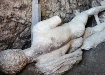 Një diamant përbindësh, buzëkuq i lashtë dhe afreske erotike romake: 15 zbulime të jashtëzakonshme të 2024