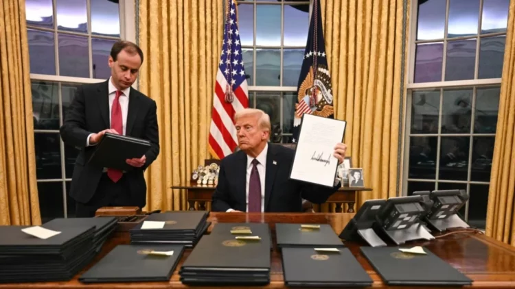 Nis epoka e re në SHBA! Trump fal 1500 të akuzuarit për trazirat në Kapitol