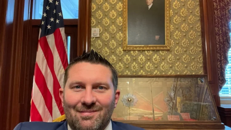 Fati i afganëve në Shëngjin/ Shawn VanDiver: Janë disa skenarë, por ende nuk kemi një përgjigje