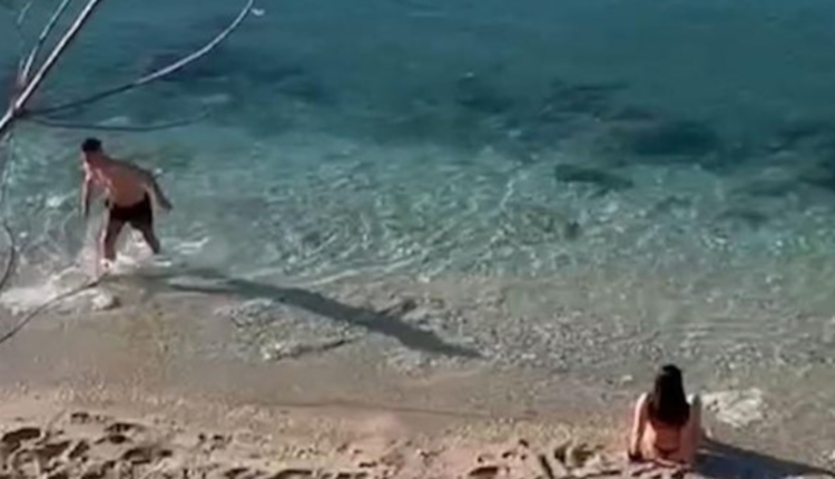 Pavarësisht temperaturave të ulëta, disa kanë sfiduar të ftohtin duke u larë në plazhin e Vlorës.