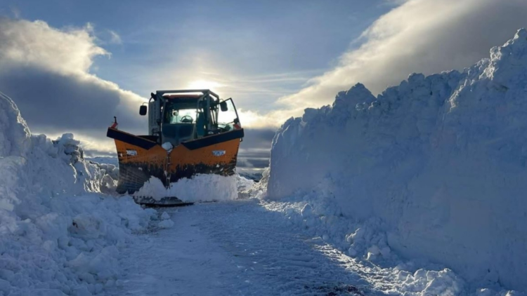 Dëbora në Mashkullorë, izolohen banorët