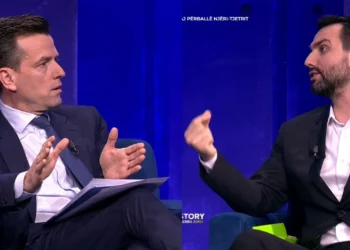 “Të të vijë turp, nuk ka bir nëne të…”/ Përplasje me tone të ashpra mes Shehajt dhe Lapajt: Po ti si i bëre 300 mln xhiro?