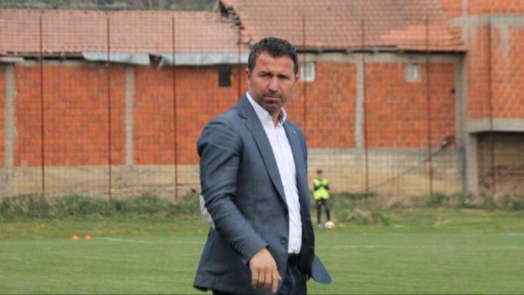 Bylisi prezanton trajnerin e ri