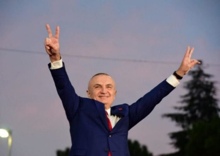 Protesta e opozitës, Meta fton qytetarët t’i bashkohen: E gjithë Shqipëria sot në këmbë deri në largimin e regjimit mafioz