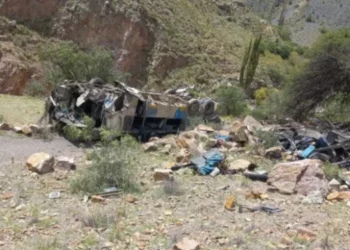 Tragjedi në Bolivi/ Autobusi del nga rruga dhe bie në greminë, 31 persona humbin jetën