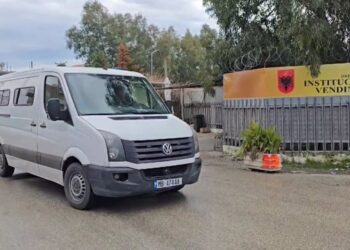 GJKKO la në fuqi masën e arestit, Veliaj mbërrin në paraburgimin e Durrësit