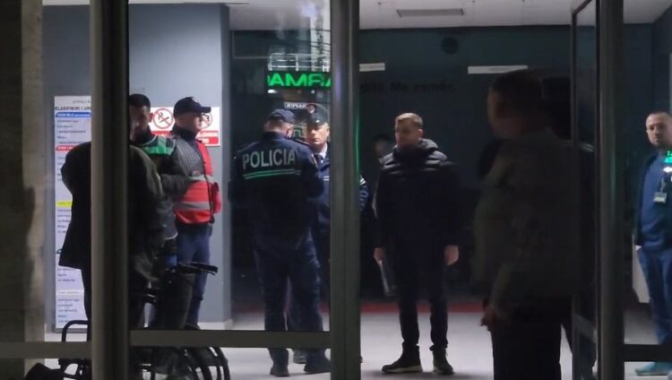 I plagosuri në Korçë dërgohet në Tiranë, detaje nga ngjarja