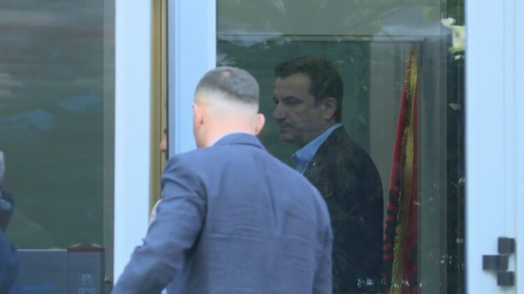 Masa e sigurisë/ U ndërpre pasi avokatët kërkuan kohë të njihen me dosjen, rinis seanca për Erion Veliajn në GJKKO