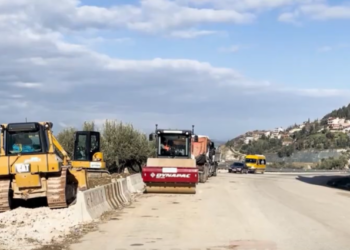 ‘Bypass i Vlorës’, rruga e mbetur rrugëve prej një dekade/ Banorët: Nga shpresë, u kthye në problem