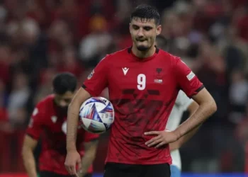 Lajm fantastik për Brojën dhe kombëtaren shqiptare! A do të luajë sulmuesi kundër Anglisë?