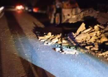 Rrëshqitje shkëmbore në aksin Qeparo-Kuç, rruga pjesërisht e bllokuar