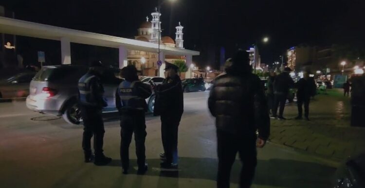 Plagosi me thikë 40-vjeçarin, Policia e Korçës identifikon autorin, vazhdon të jetë në arrati